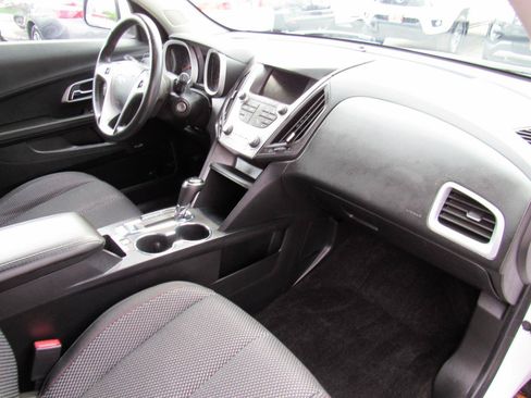 Used 2017 Chevrolet Equinox LT AWD/4WD image 30