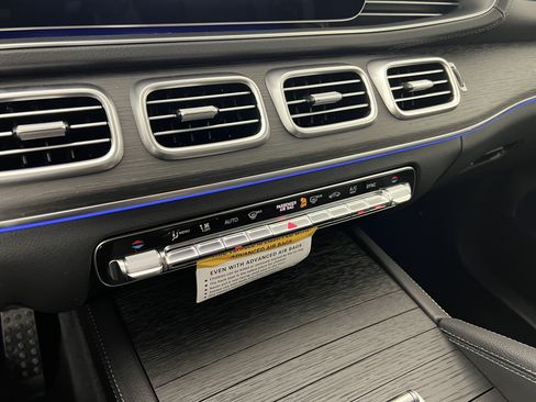 New 2026 Mercedes-Benz GLS 450 4MATIC image 33