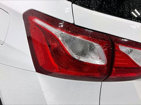 Used 2019 Chevrolet Equinox LT image 38