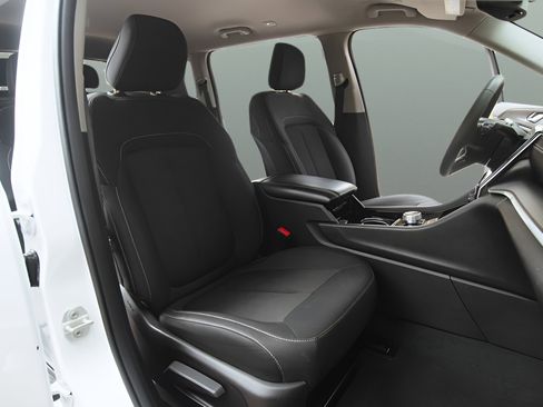 Used 2023 Jeep Grand Cherokee L Laredo image 16