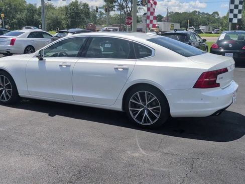 Used 2018 Volvo S90 T5 Momentum w/ Convenience Package FWD image 6