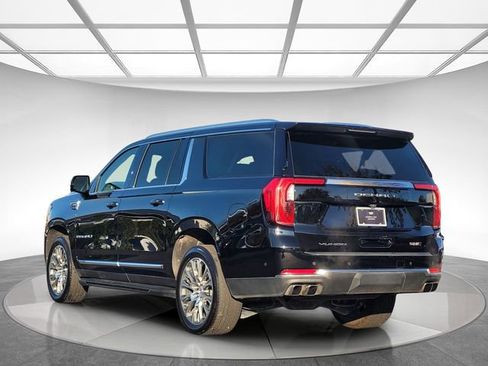 Used 2025 GMC Yukon XL Denali image 7