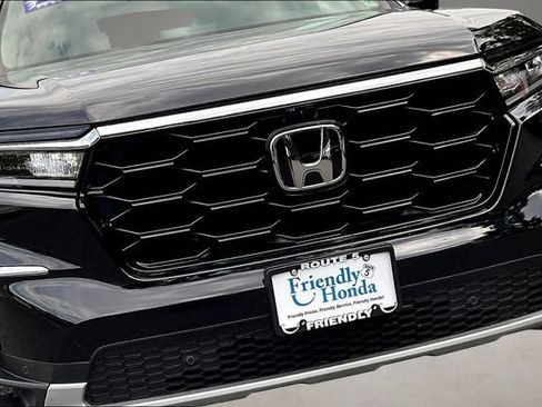 Used 2025 Honda Pilot Elite image 33