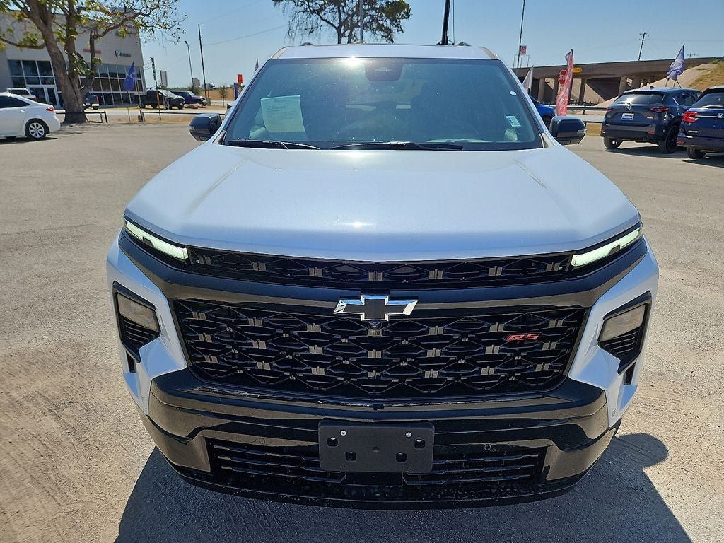 Used 2026 Chevrolet Traverse RS FWD image 12