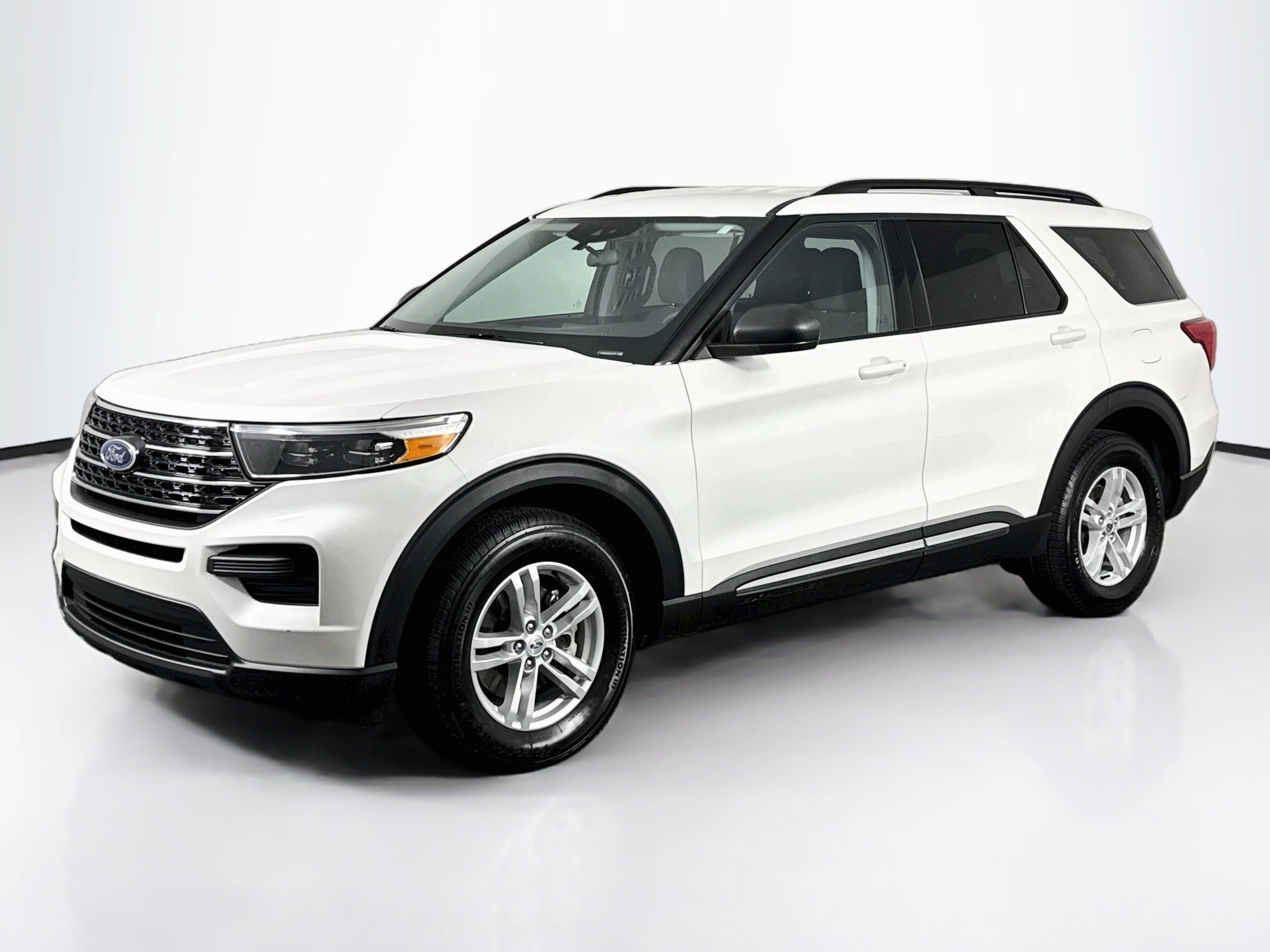 Used 2023 Ford Explorer XLT AWD/4WD image 10