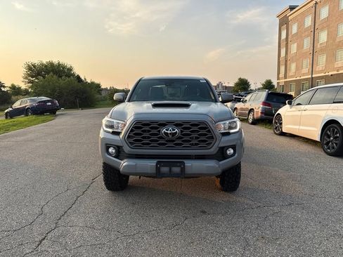 Used 2021 Toyota Tacoma TRD Sport AWD/4WD image 12