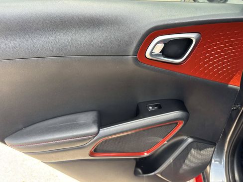 Used 2021 Kia Soul Turbo FWD image 17