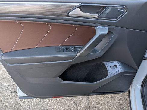 Used 2022 Volkswagen Tiguan SEL R-Line image 14