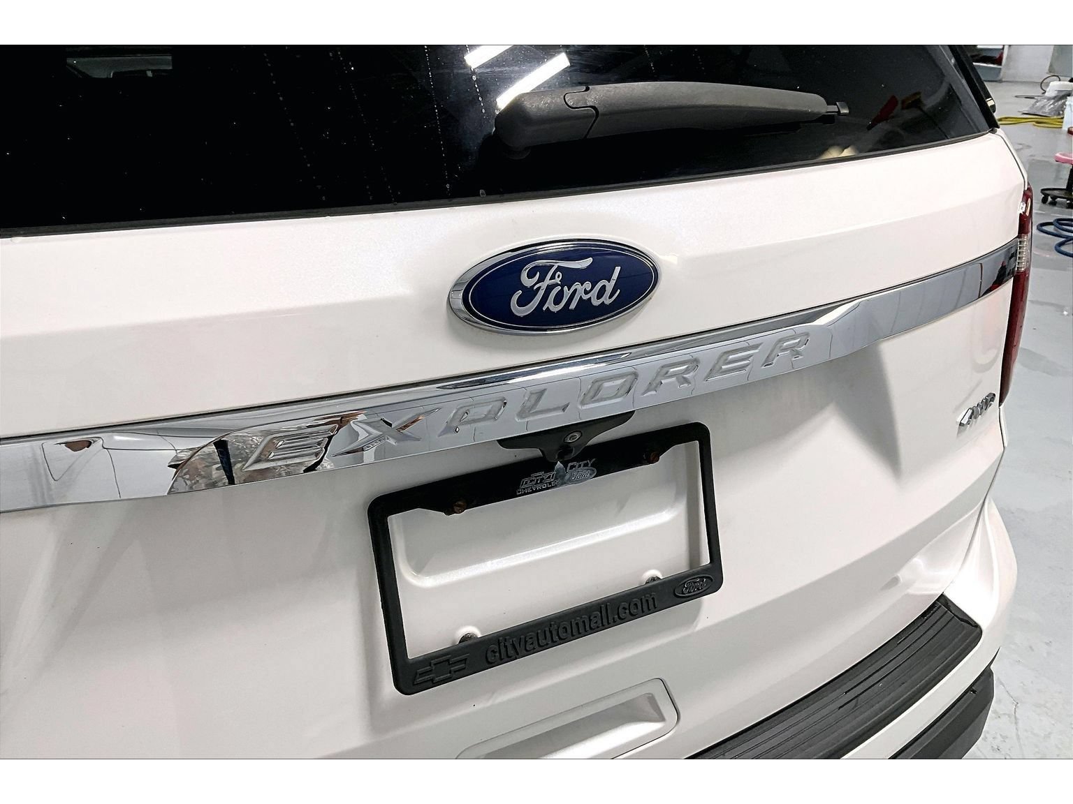Used 2019 Ford Explorer XLT w/ Equipment Group 201A AWD/4WD image 37