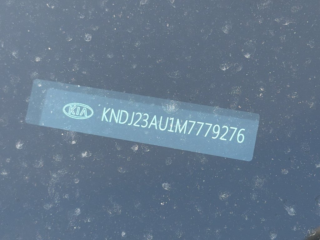 Used 2021 Kia Soul LX FWD image 2