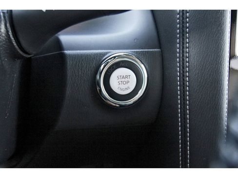 Used 2021 Nissan Armada Platinum image 32