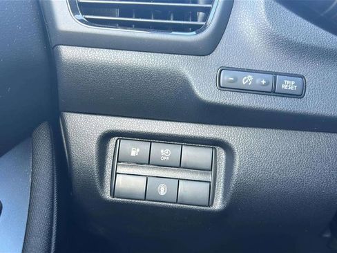 Used 2024 Nissan Leaf S FWD image 11
