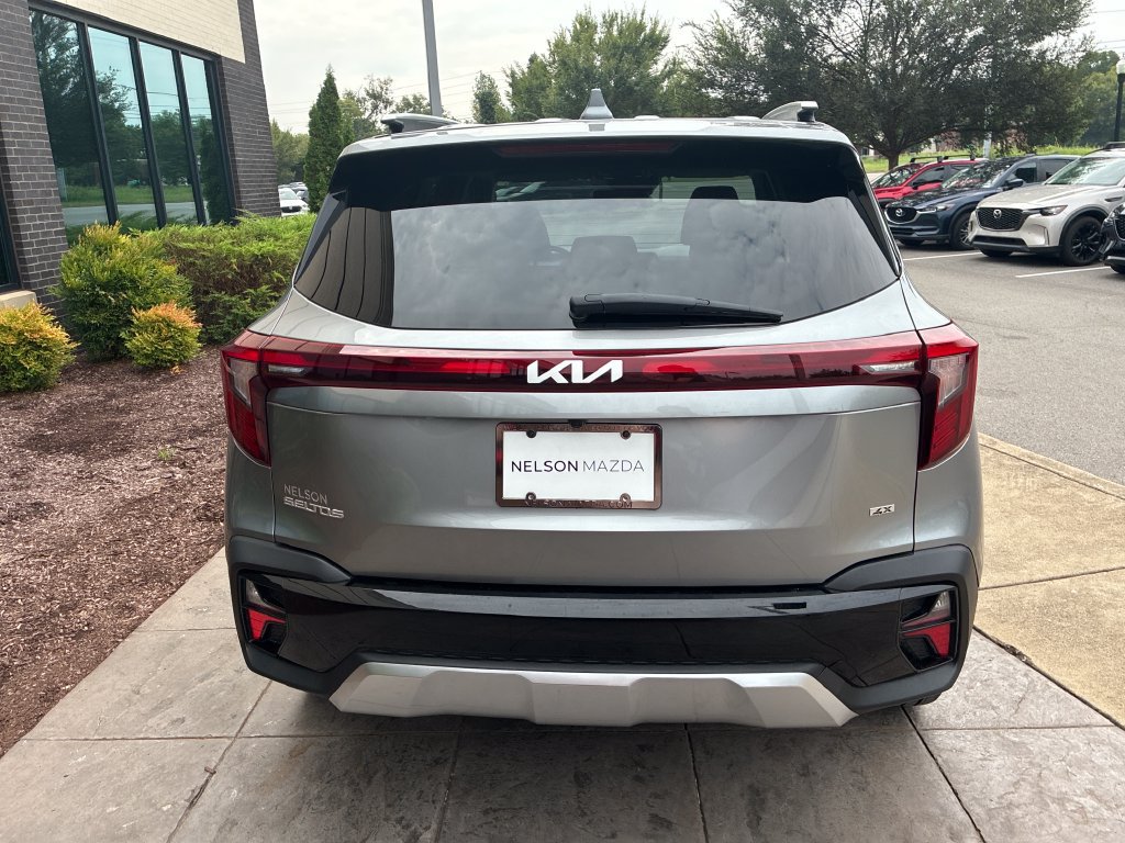 Used 2024 Kia Seltos SX AWD/4WD image 6