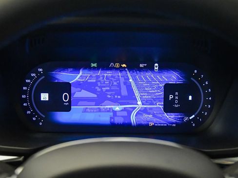 Certified 2023 Volvo XC60 B5 Ultimate w/ Climate Package FWD image 24