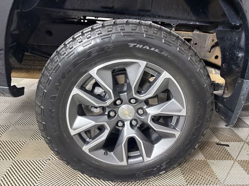 Used 2024 Chevrolet Silverado 1500 LT w/ Z71 Off-Road Package AWD/4WD image 30