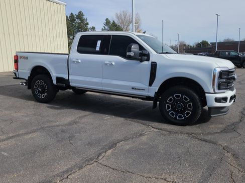 New 2025 Ford F350 Platinum w/ FX4 Off-Road Package image 14