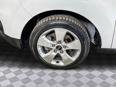 Used 2018 Kia Soul Base image 29