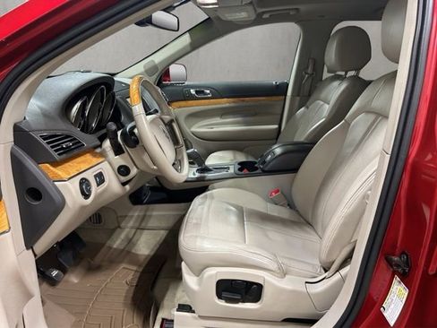 Used 2012 Lincoln MKT AWD image 11