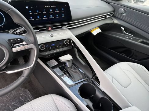 New 2026 Hyundai Elantra Limited FWD image 27