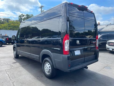 Used 2018 RAM ProMaster 2500 w/ Interior Convenience Group FWD image 3