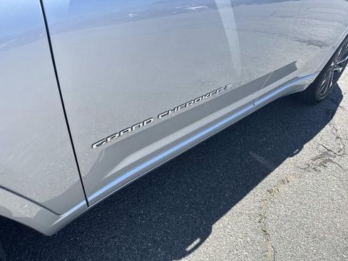 Used 2023 Jeep Grand Cherokee L Overland AWD/4WD image 14