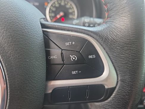 Used 2016 Jeep Renegade Trailhawk AWD/4WD image 21