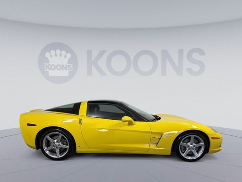 Used 2006 Chevrolet Corvette Coupe w/ Performance Package RWD image 8