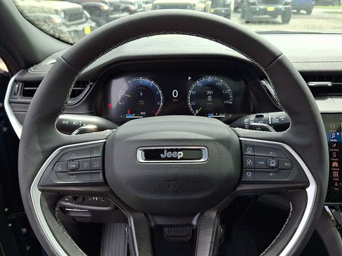 New 2026 Jeep Grand Cherokee Limited AWD/4WD image 15