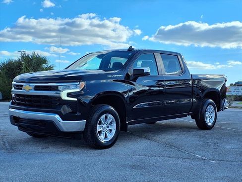 Used 2024 Chevrolet Silverado 1500 LT image 3