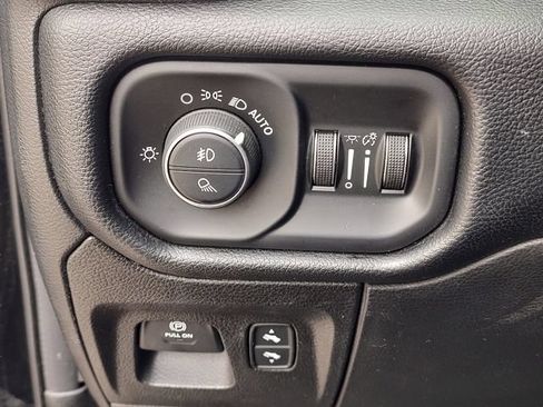Used 2019 RAM 1500 Big Horn AWD/4WD image 24