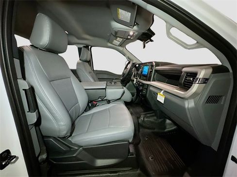 New 2026 Ford F250 XL w/ XL Chrome Package image 28