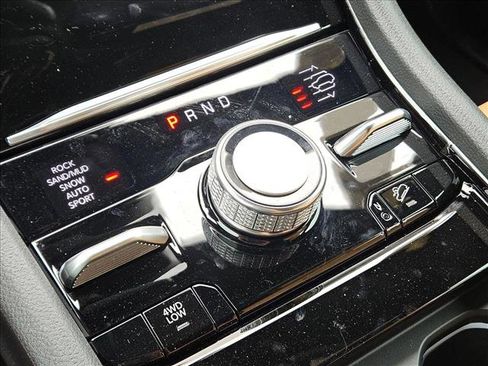 New 2025 Jeep Grand Cherokee Summit image 14