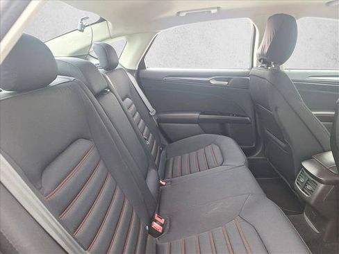 Used 2016 Ford Fusion SE FWD image 14