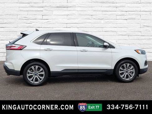 Used 2022 Ford Edge Titanium AWD/4WD image 2