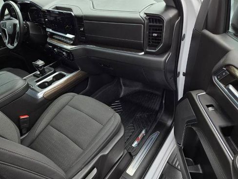 Used 2024 Chevrolet Silverado 1500 LT Trail Boss w/ Protection Package AWD/4WD image 8