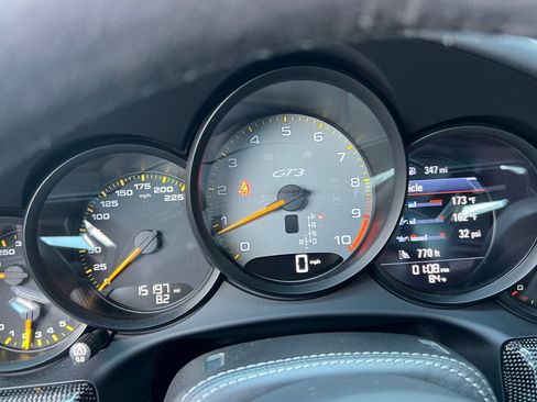 Used 2018 Porsche 911 GT3 RWD image 22