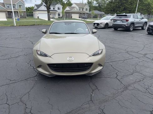 Used 2023 MAZDA MX-5 Miata Grand Touring w/ Weather Package RWD image 3