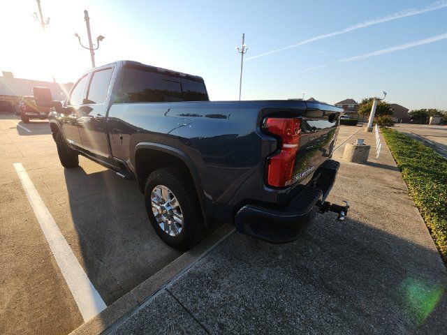 Used 2025 Chevrolet Silverado 2500 High Country w/ Technology Package AWD/4WD image 6
