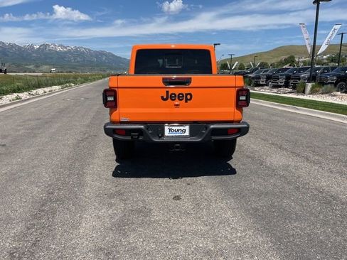 New 2025 Jeep Gladiator Sport w/ Premium Package image 5