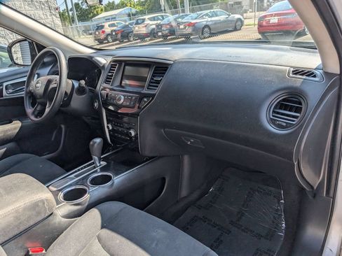 Used 2016 Nissan Pathfinder S FWD image 12