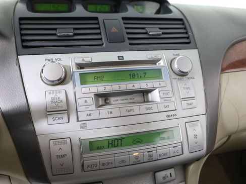 Used 2006 Toyota Solara SE image 28