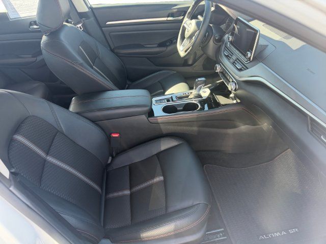 Used 2025 Nissan Altima 2.5 SR AWD/4WD image 6