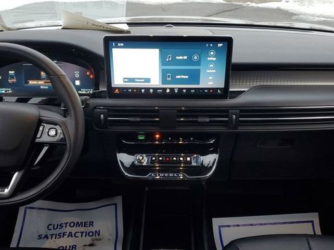 Certified 2023 Lincoln Corsair AWD w/ Equipment Group 101A image 25