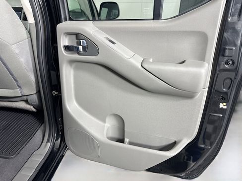 Used 2019 Nissan Frontier SV image 27