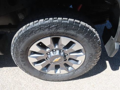 Used 2024 Chevrolet Silverado 2500 Custom w/ Custom Value Package AWD/4WD image 14