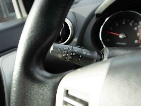 Used 2009 Nissan Rogue SL w/ Premium Pkg image 13