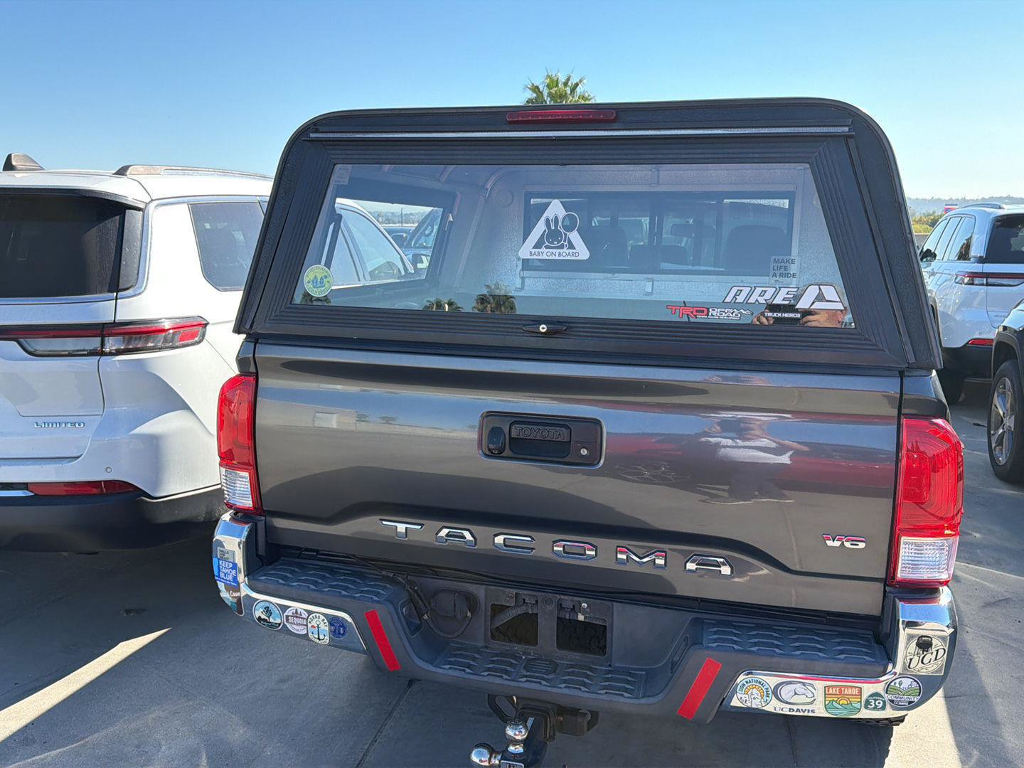 Used 2016 Toyota Tacoma SR5 w/ SR5 Appearance Package (SN) RWD image 4