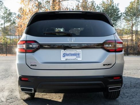 Certified 2024 Honda Pilot Sport image 8