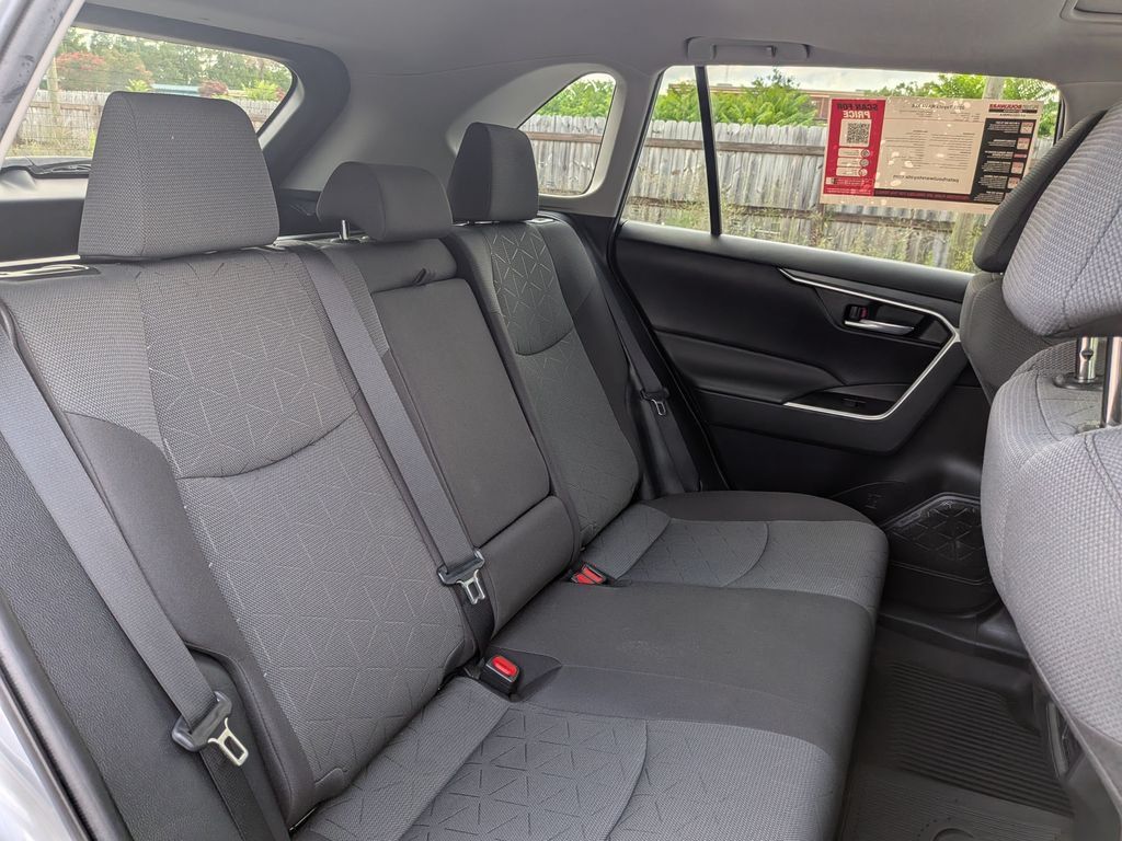 Used 2022 Toyota RAV4 XLE w/ Convenience Package FWD image 26