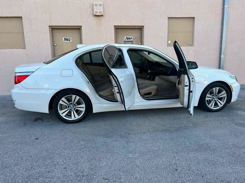 Used 2010 BMW 528i Sedan RWD image 21